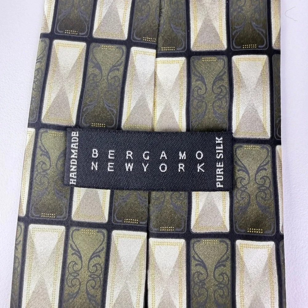 Bergamo New York Mens Handmade Pure‎ Silk Necktie Olive Green Gold Geometric